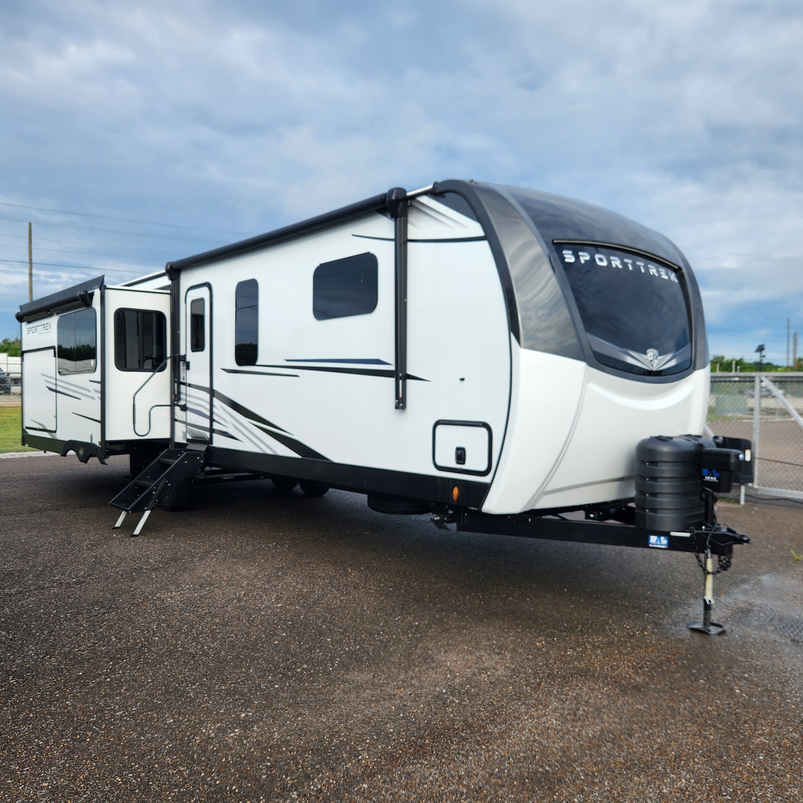 2026 VENTURE RV SPORTTREK 343VIK - Image 1