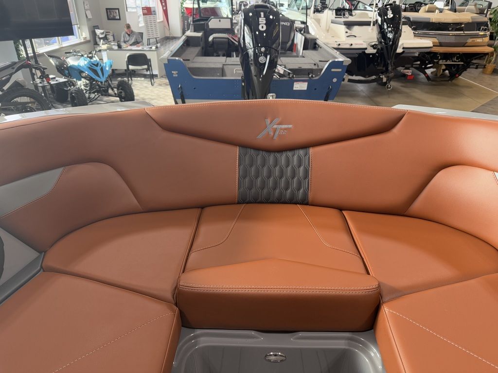2025 MasterCraft XT22 - Image 51