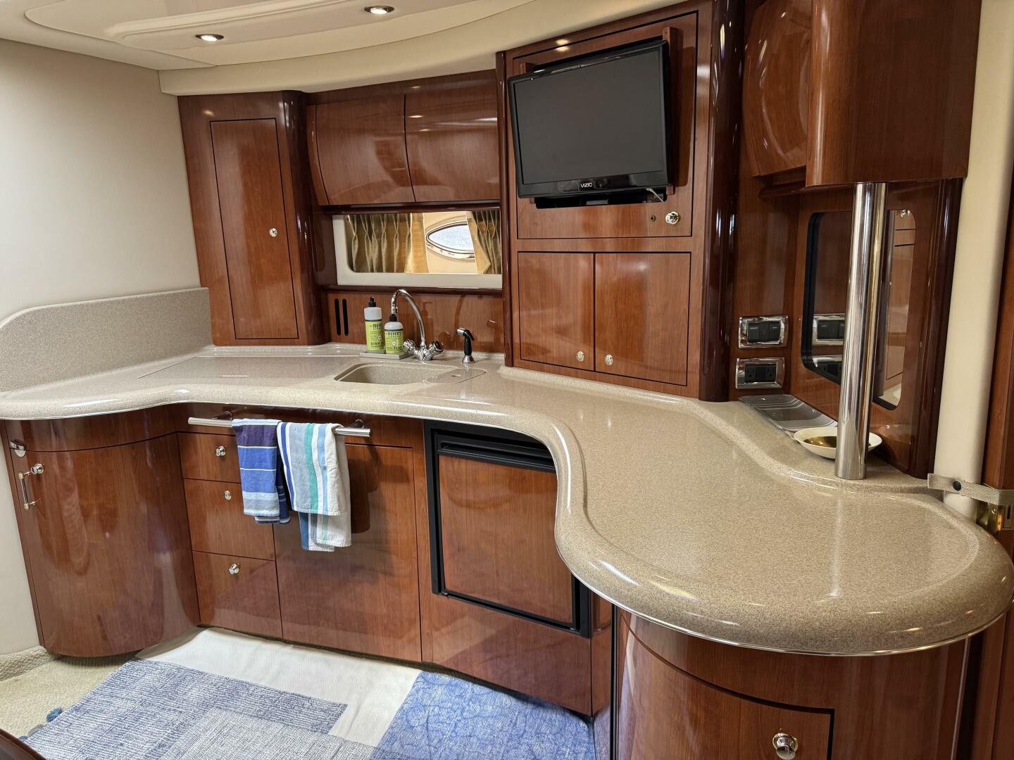 2003 Sea Ray 420 Sundancer - Image 29