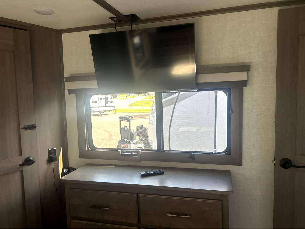 2023 GRAND DESIGN SOLITUDE 378MBS - Image 21
