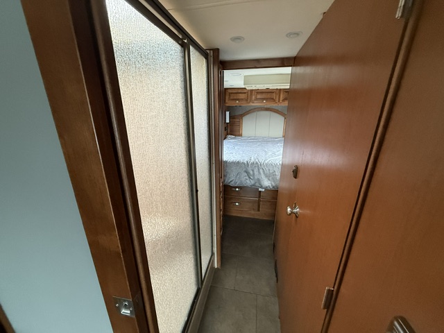 2013 Tiffin Allegro Breeze 32 BR - Image 13