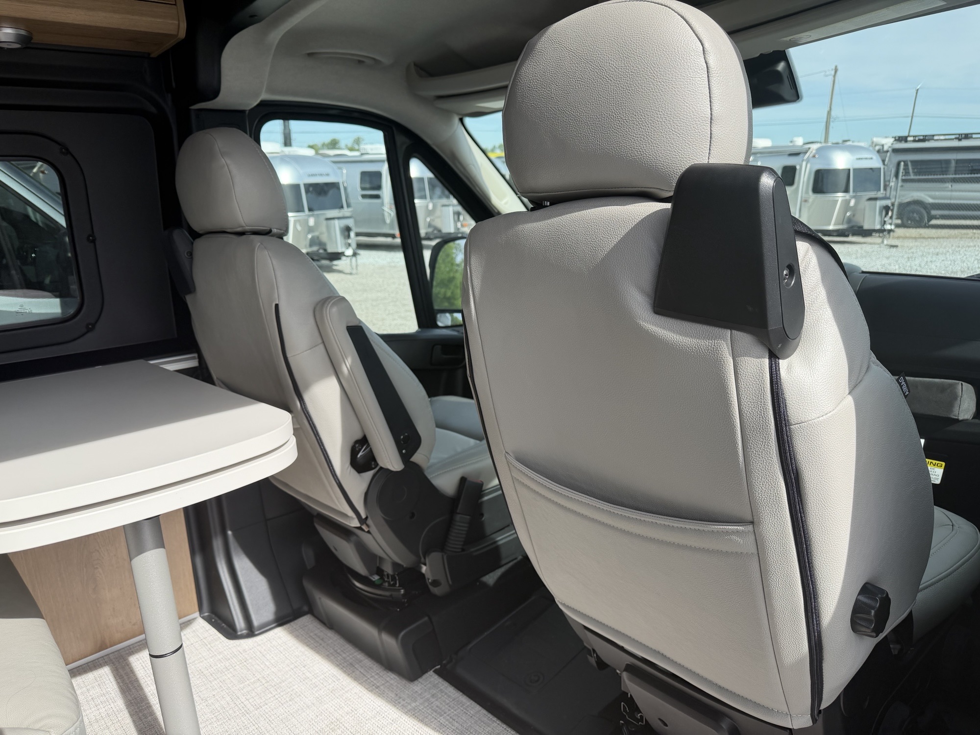 2026 AIRSTREAM RANGELINE POPTOP - Image 12
