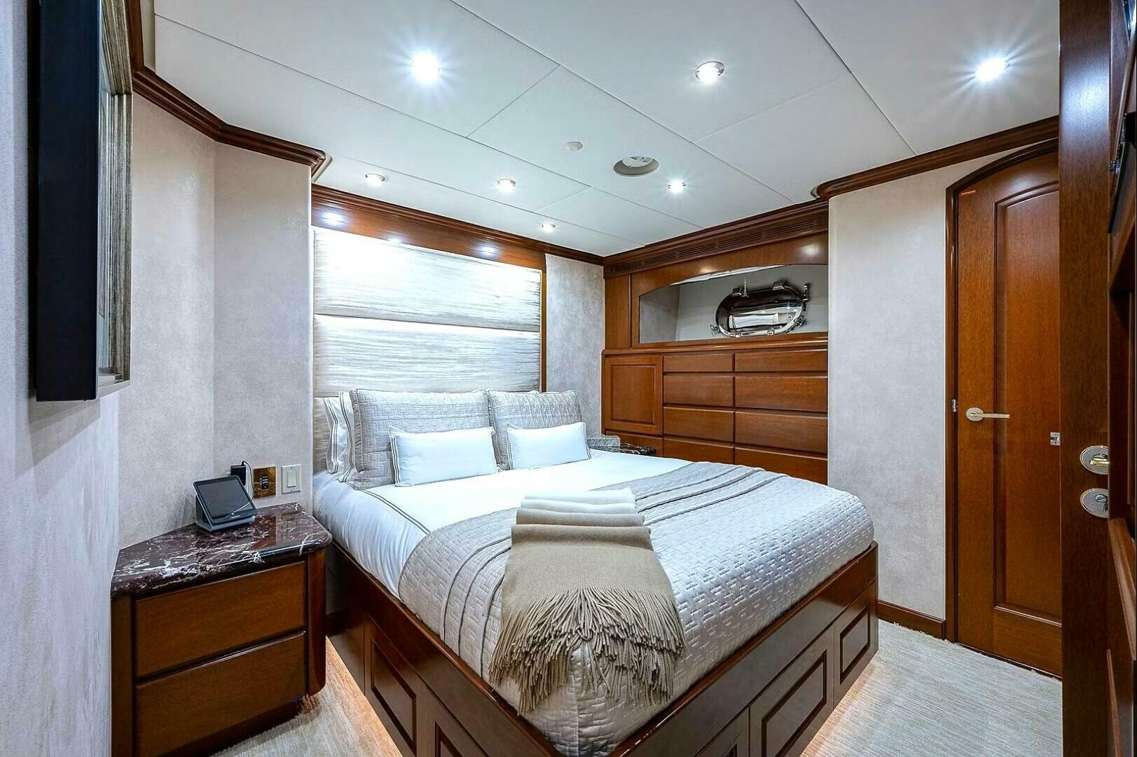 2000 Christensen Raised Pilothouse MY - Image 23