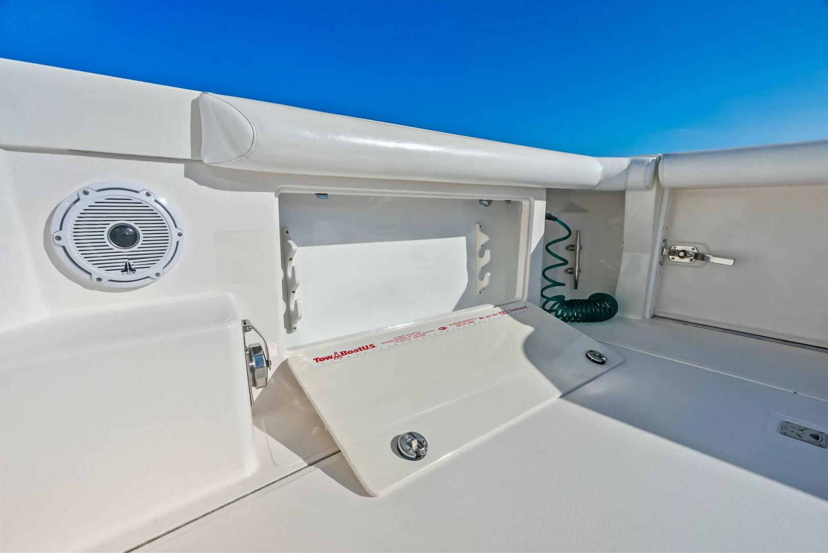 2006 Cabo 45 Express - Image 22