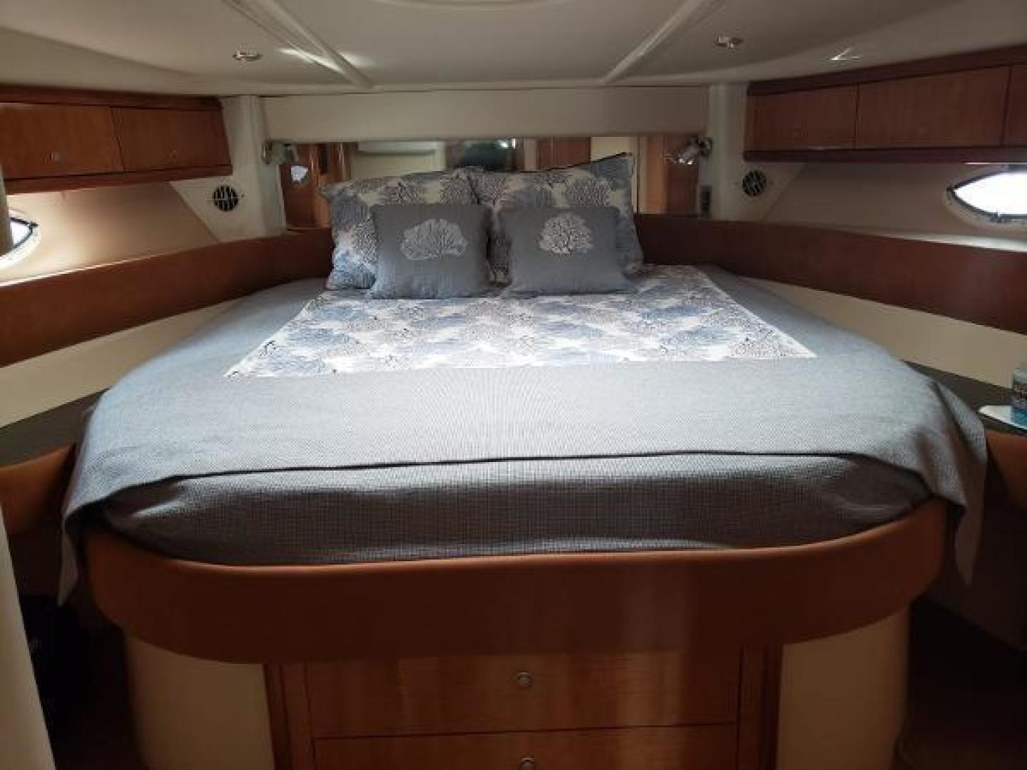 2002 Maxum 4200 SCR - Image 25