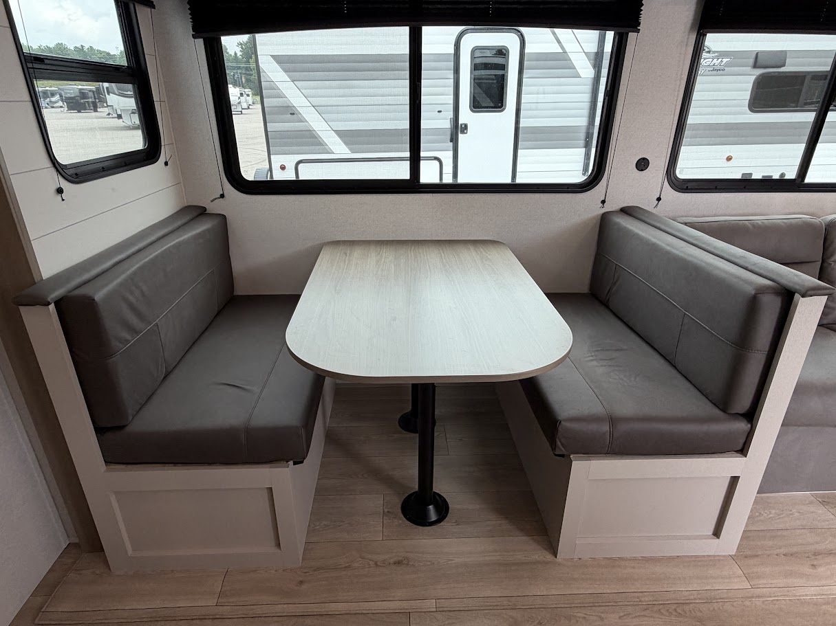 2027 Jayco Jay Flight SLX 261BHS - Image 23