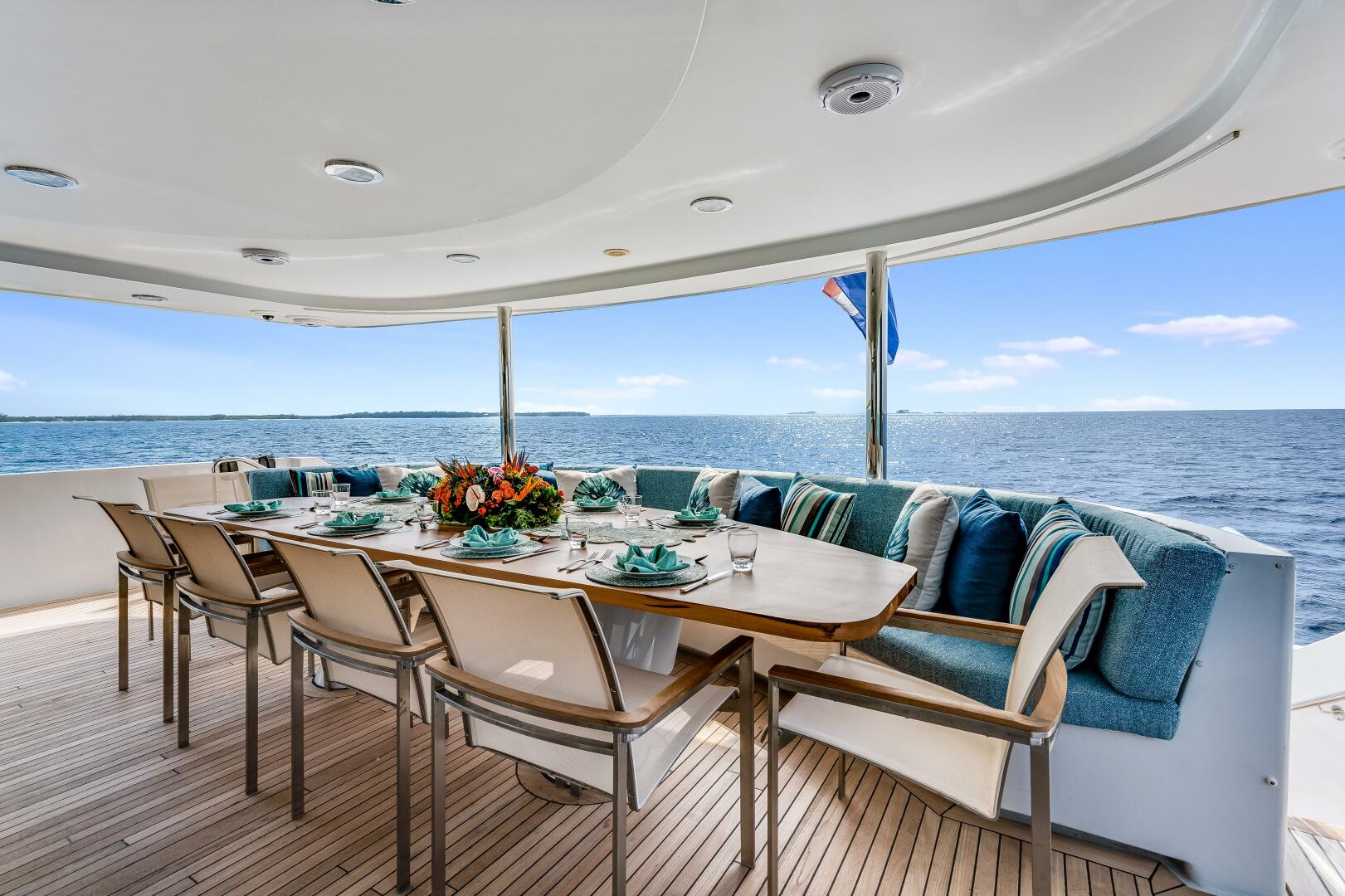 2001 Westship Skylounge - Image 3