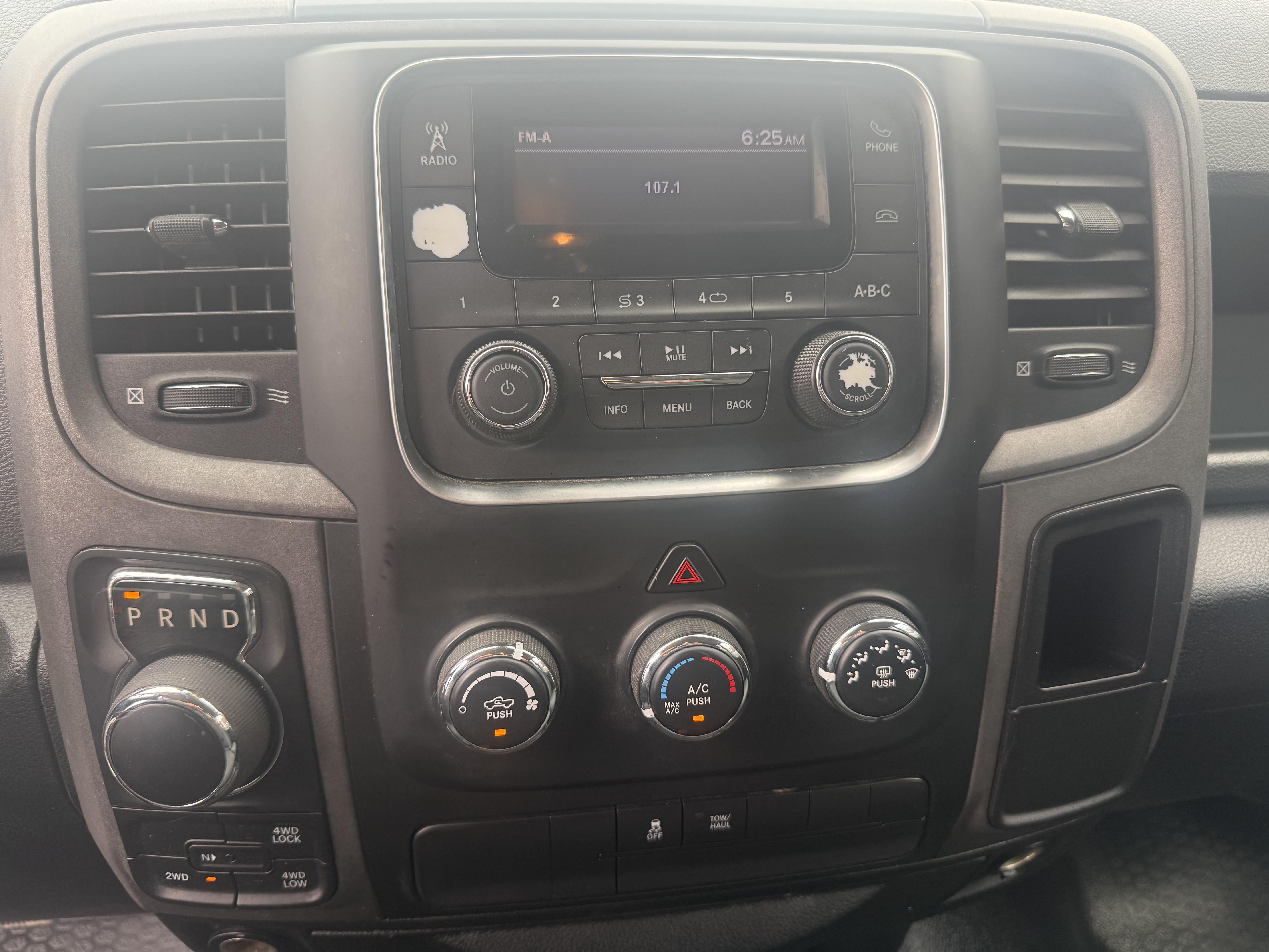 2016 Ram 1500 Pickup-V8 Crew Cab Tradesman 4WD - Image 11