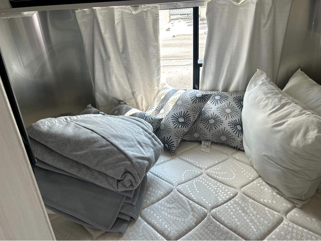 2025 AIRSTREAM BAMBI 16RB - Image 29