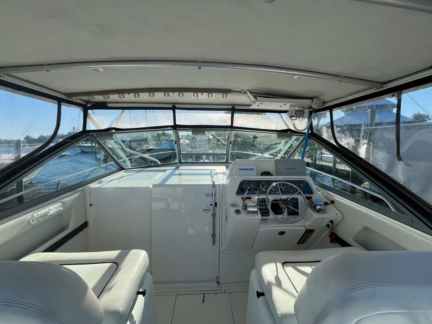 2001 Wellcraft 330 Coastal - Image 4