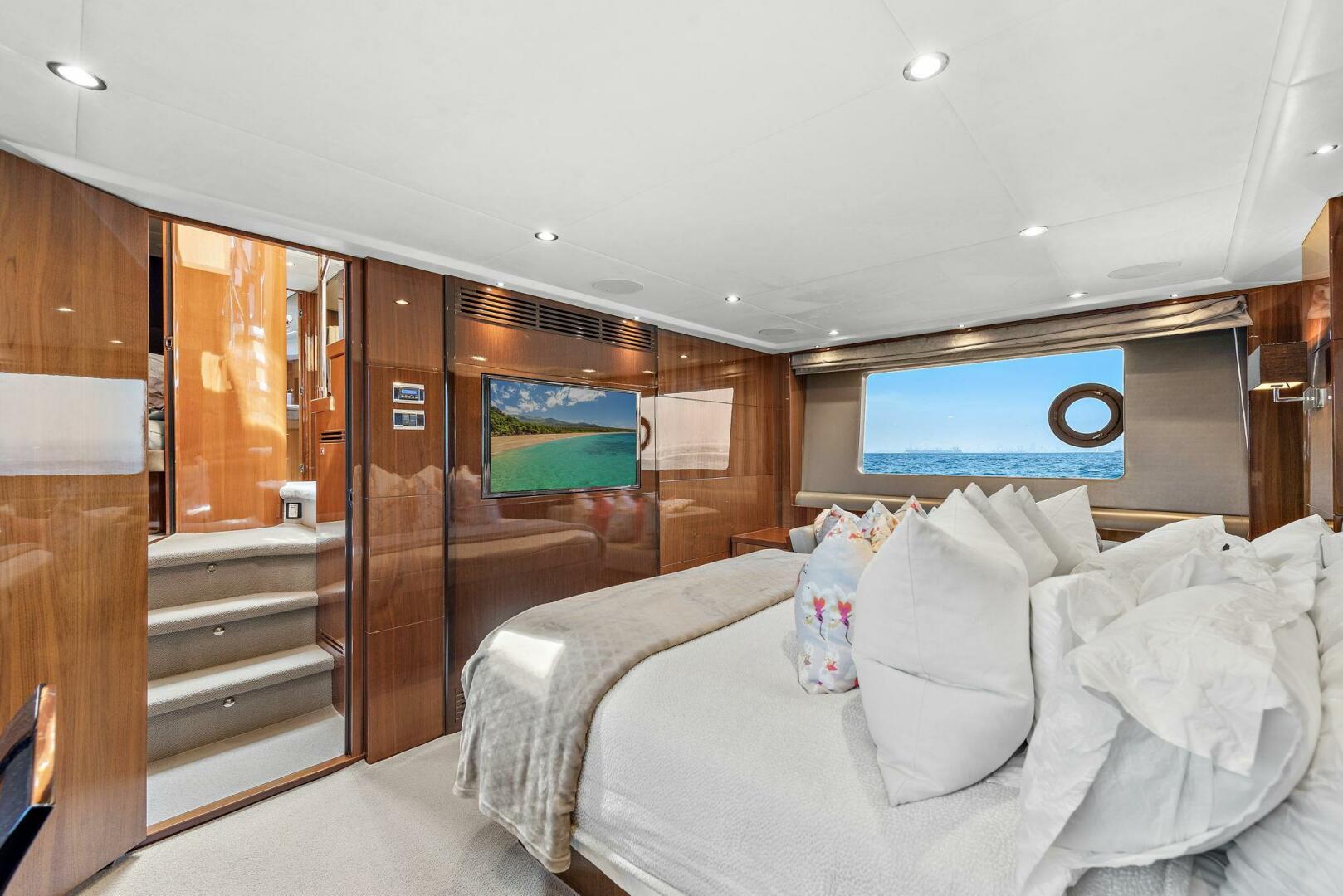 2015 Princess 72 Motoryacht - Image 29