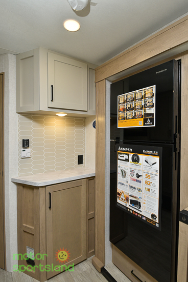 2027 Ember RV E-Series 22ETS - Image 27
