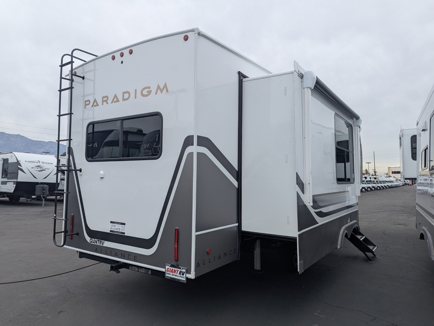 2026 Alliance RV Paradigm 312RK - Image 5