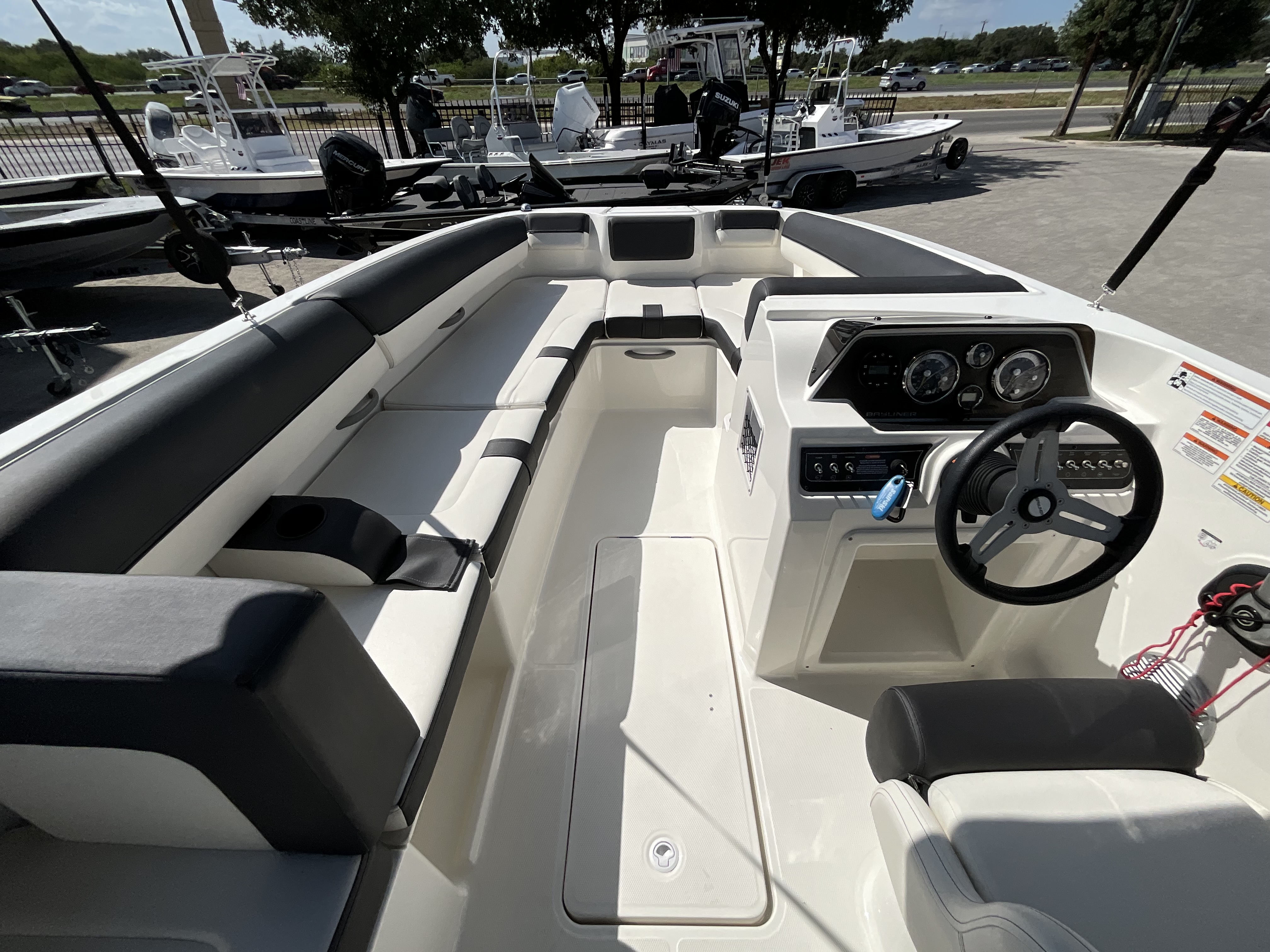 2021 BAYLINER DX2050 - Image 13