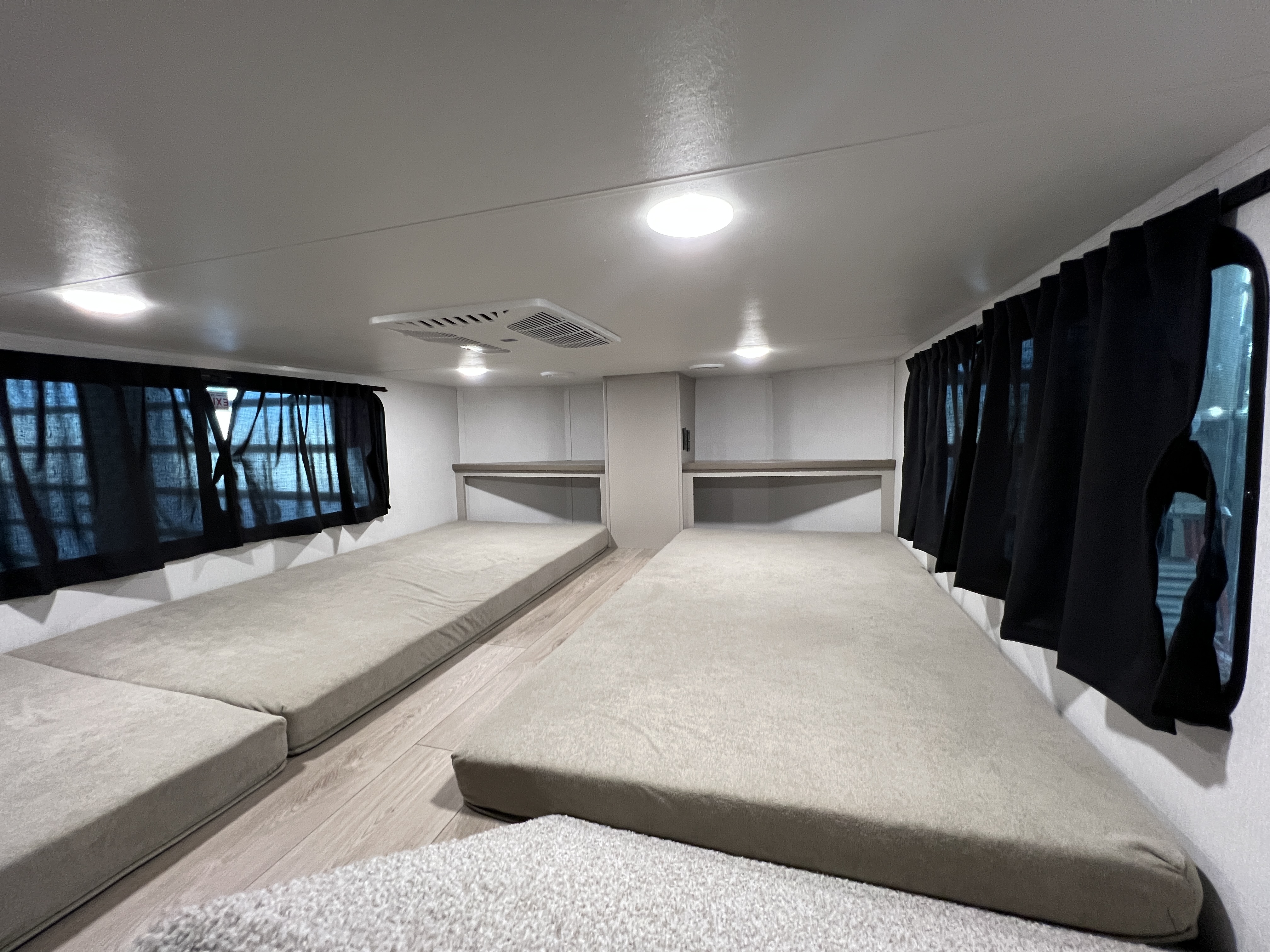 2027 Jayco Jay Flight Bungalow JayLoft - Image 33