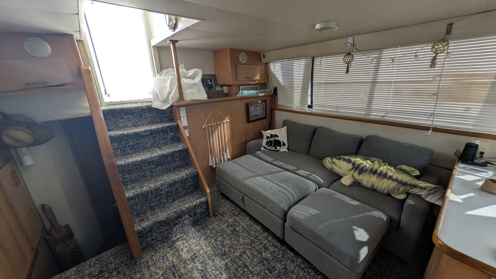 1994 Carver 370 AFT CABIN - Image 20