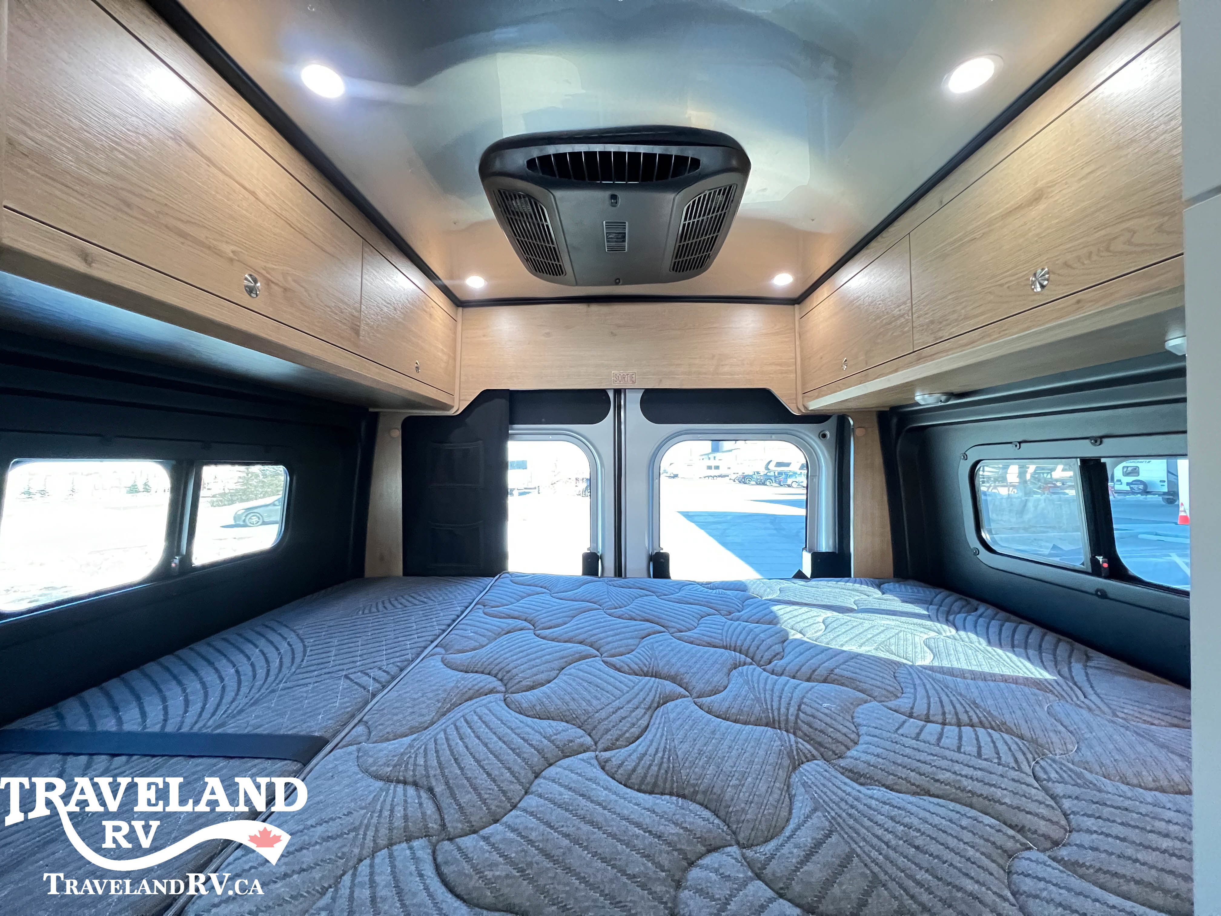 2025 Airstream Rangeline Base - Image 23