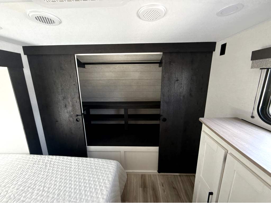 2026 VENTURE RV SIENNA 293VIK - Image 23