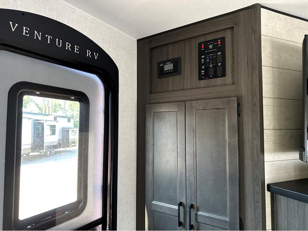 2026 VENTURE RV SPORTTREK 251VFK - Image 26