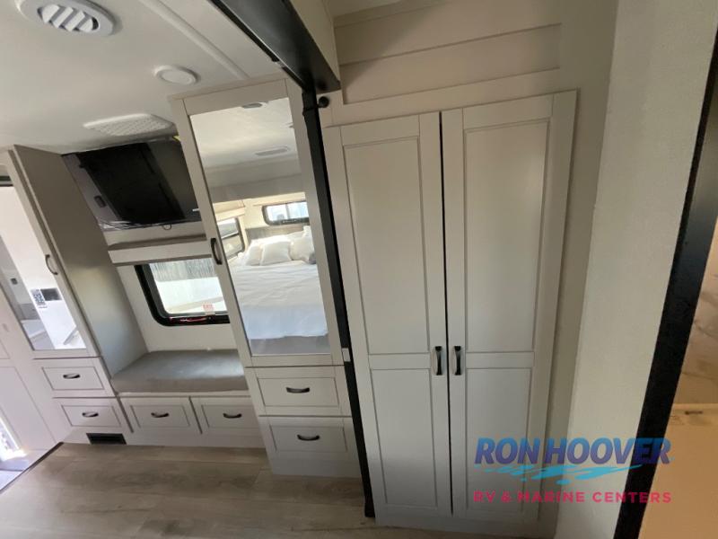 2026 JAYCO NORTHPOINT 382FLRB - Image 43