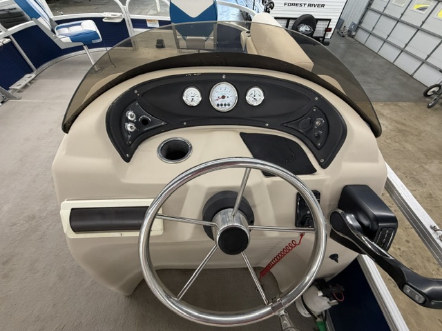 2012 SUN TRACKER FISHING BARGE 20DLX - Image 18