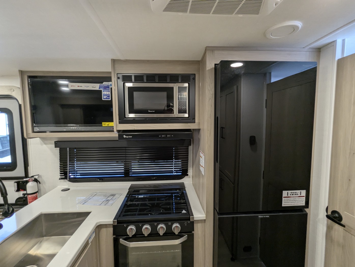 2026 Forest River Rockwood Mini Lite 2214S - Image 16