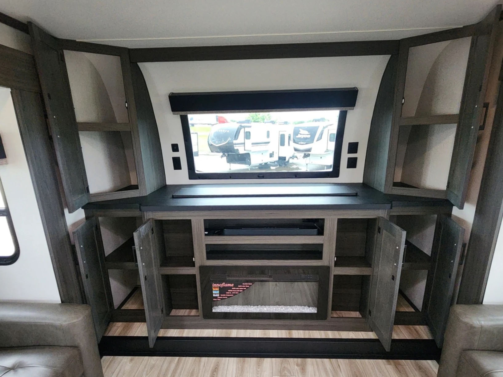 2026 VENTURE RV SPORTTREK 365VFL - Image 18