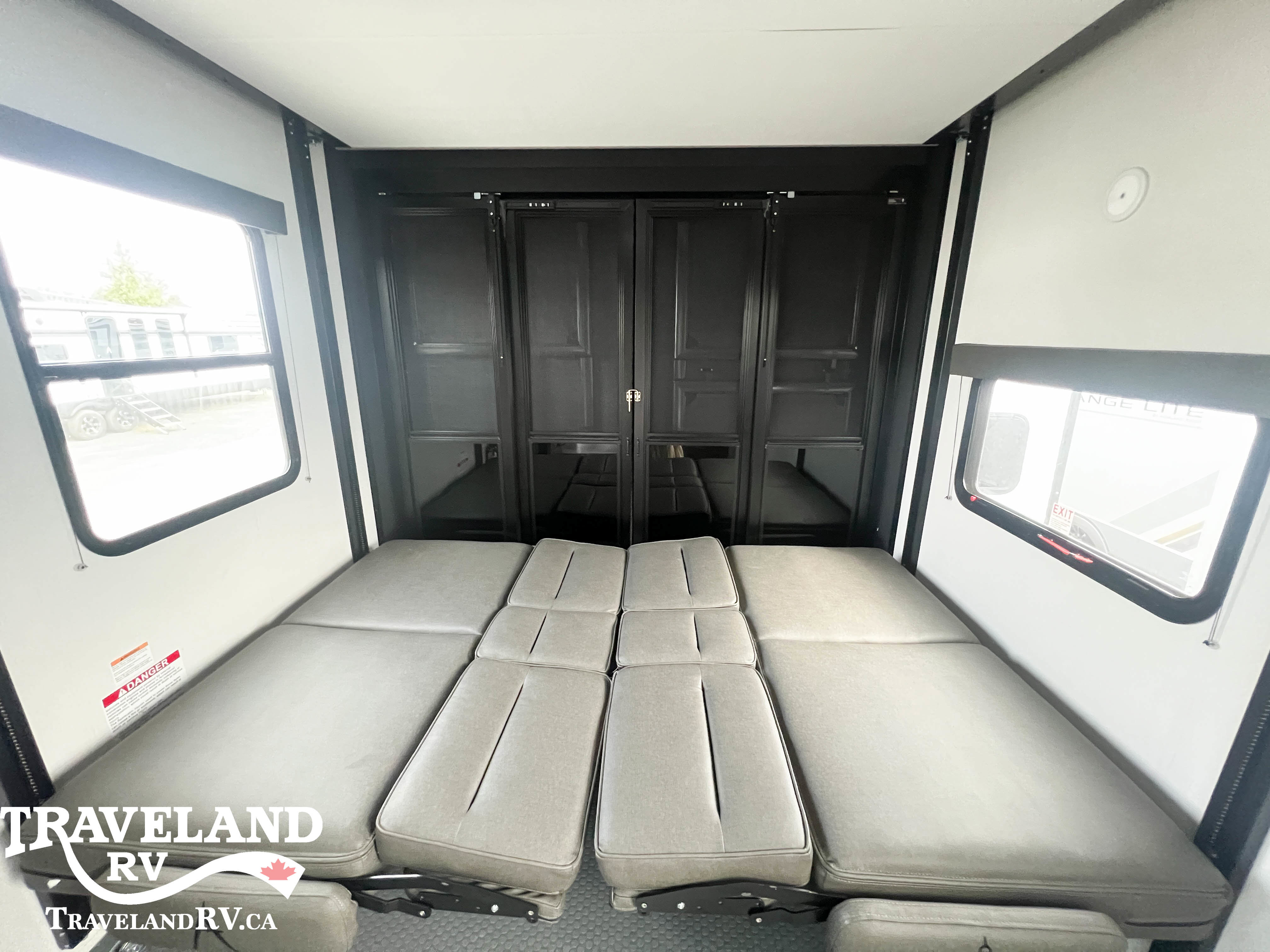 2025 Grand Design Momentum G-Class 31G - Image 31