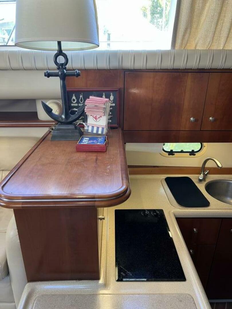 2004 Cruisers Yachts - Image 14