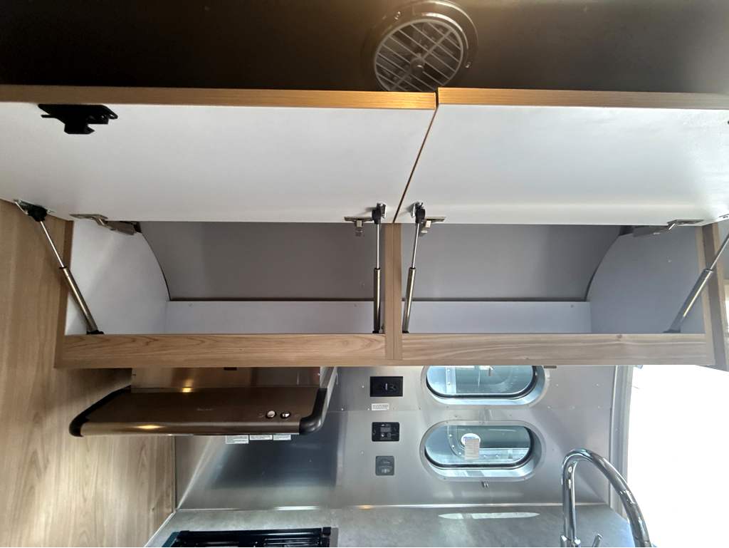 2027 AIRSTREAM FLYING CLOUD 25FBT - Image 22