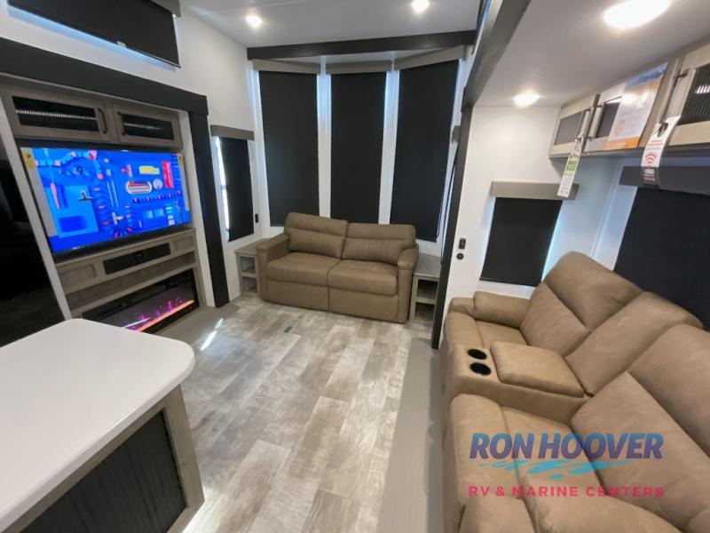 2026 PALOMINO 402LFT - Image 7