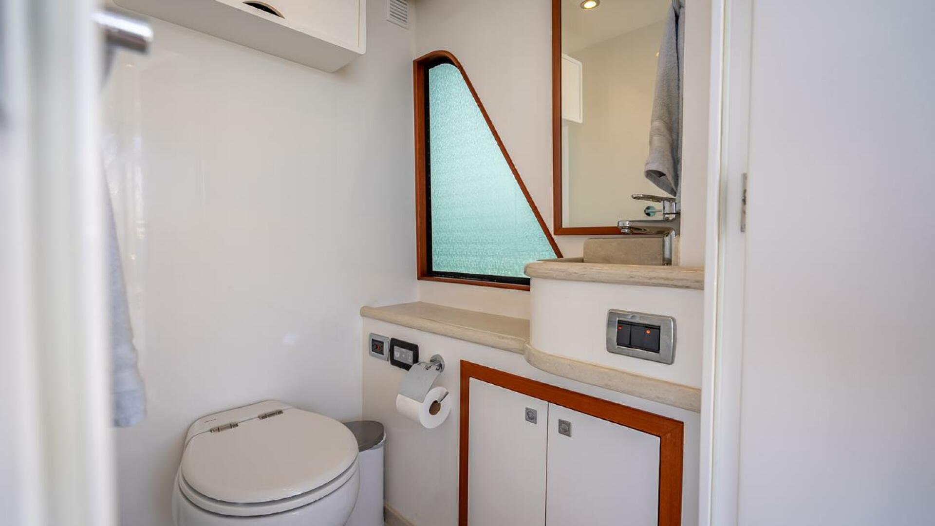 2022 Hampton 658l Endurance - Image 42