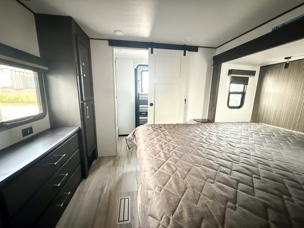2026 KEYSTONE 390DS - Image 37