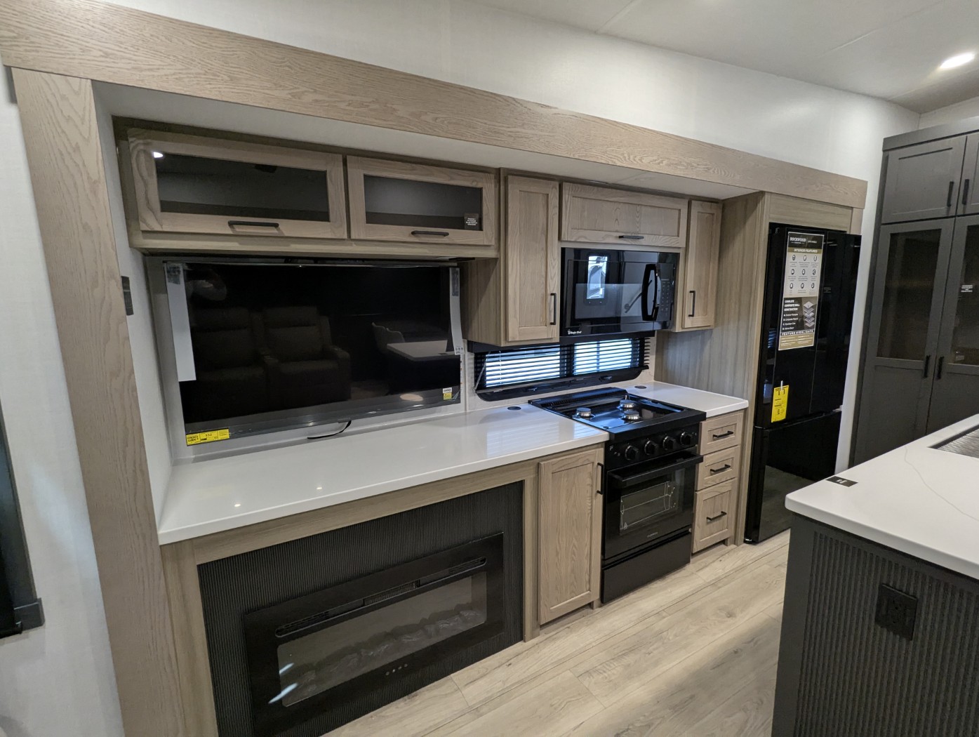 2026 Forest River Rockwood Signature R361RLS - Image 26