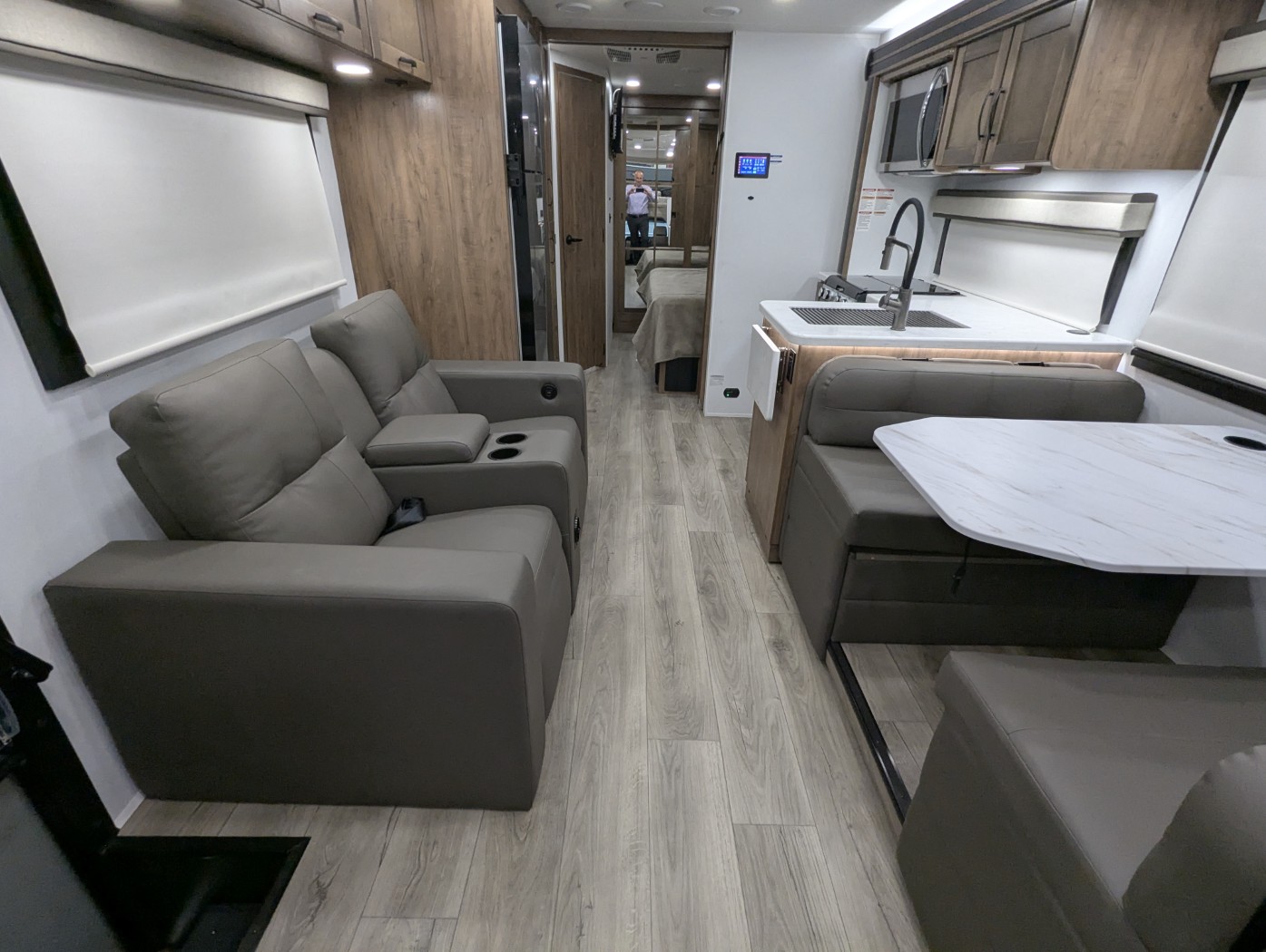 2026 Entegra Coach Esteem XL 32U - Image 18