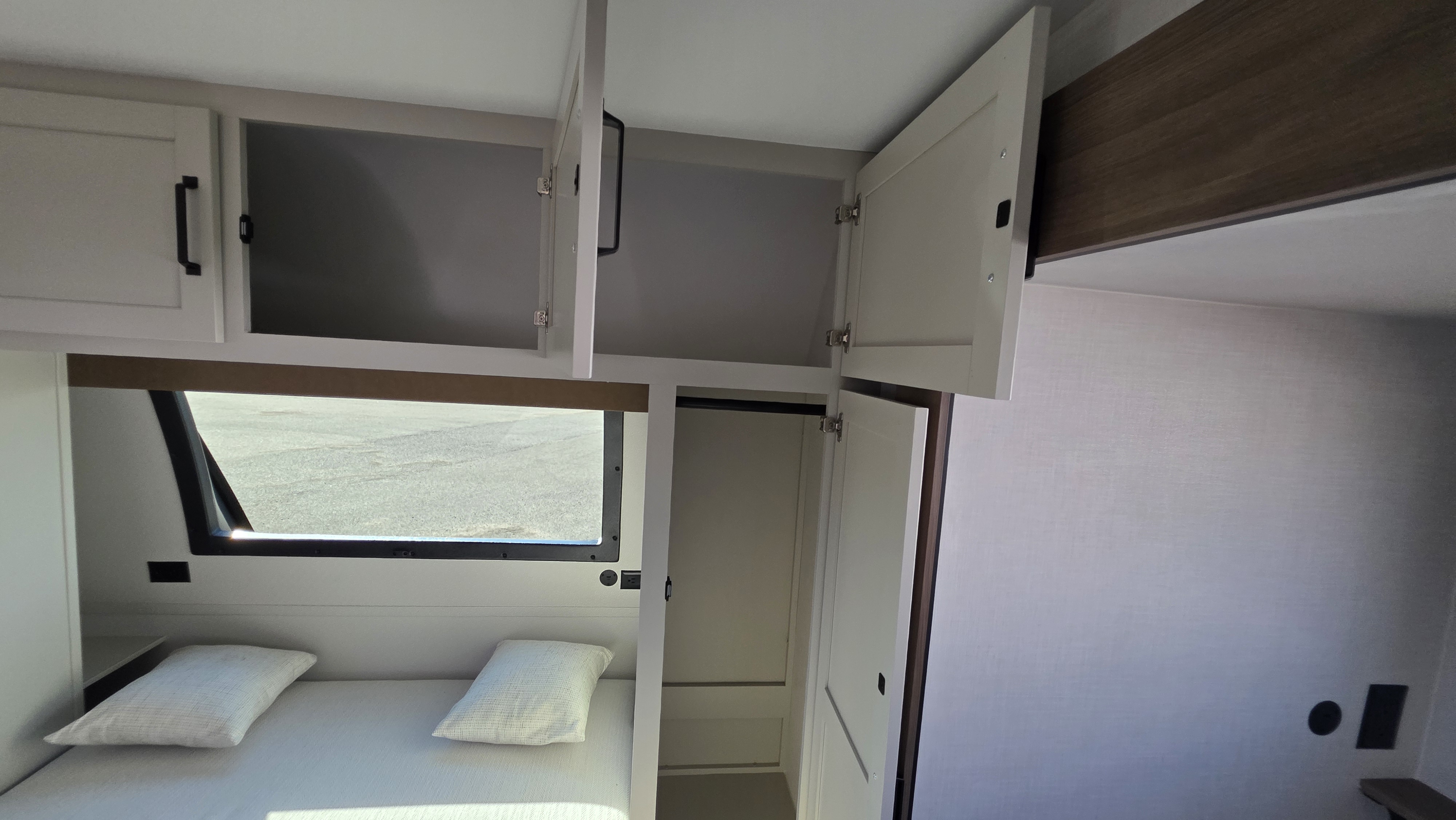 2027 VENTURE RV SPORTTREK 272VRK - Image 25