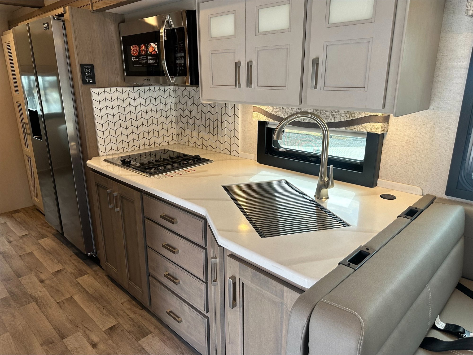 2026 THOR MOTOR COACH PASADENA 34XG - Image 15