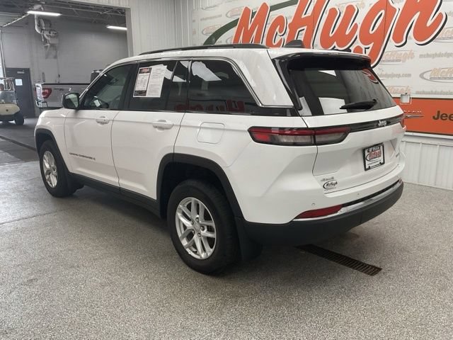 2025 Jeep Grand Cherokee Laredo X 4X4 - Image 10