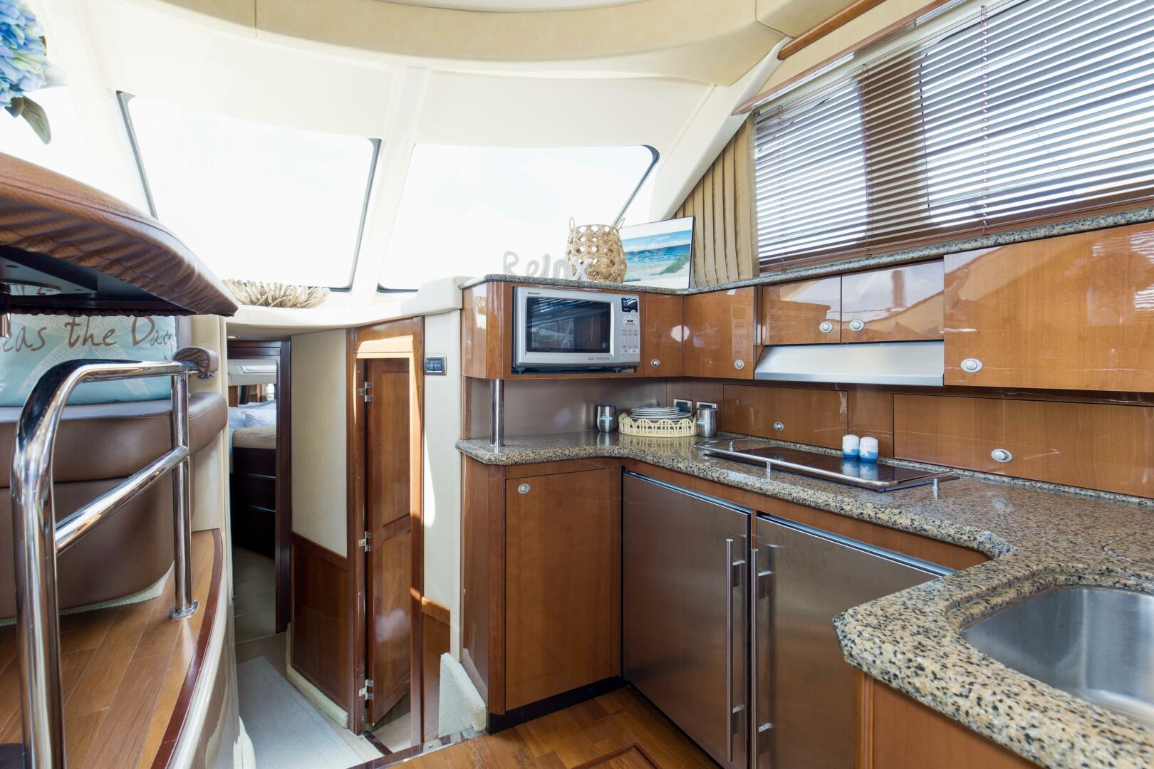 2007 Sea Ray 52 Sedan Bridge - Image 12