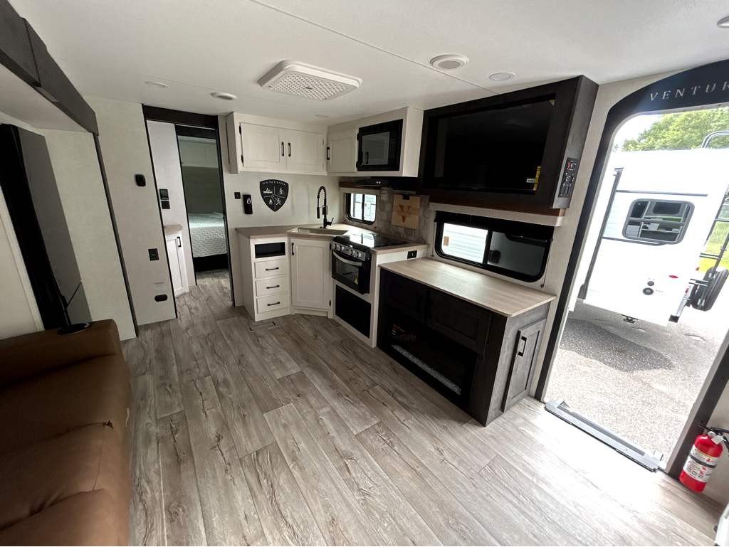 2026 VENTURE RV SIENNA 241VRD - Image 13