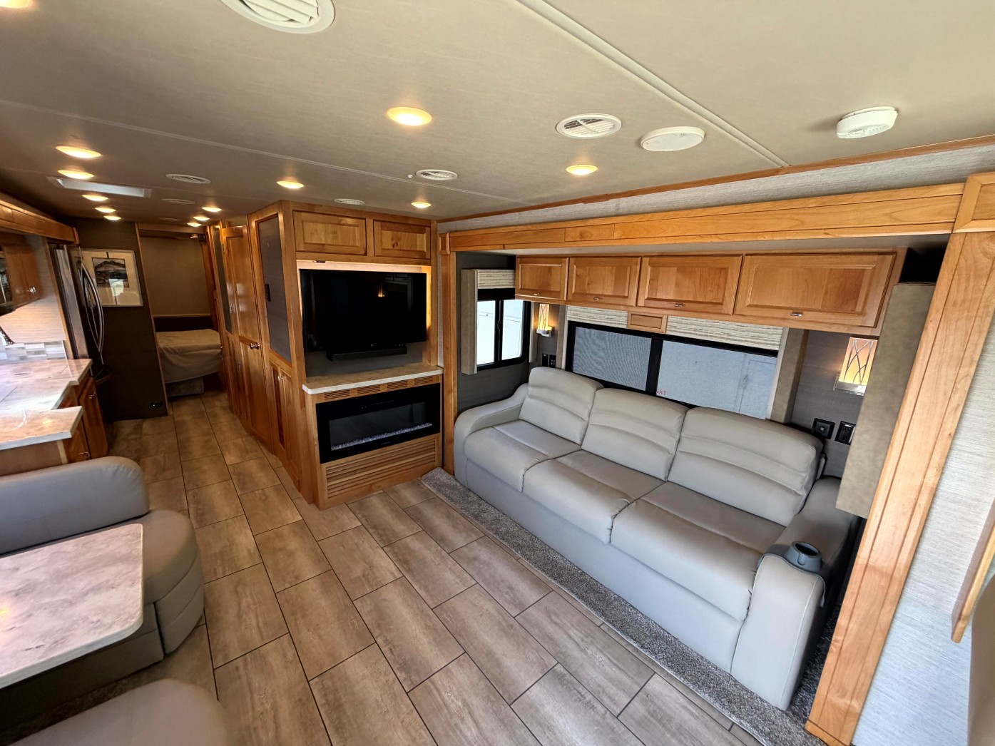 2022 Tiffin Open Road Allegro 34 PA - Image 7