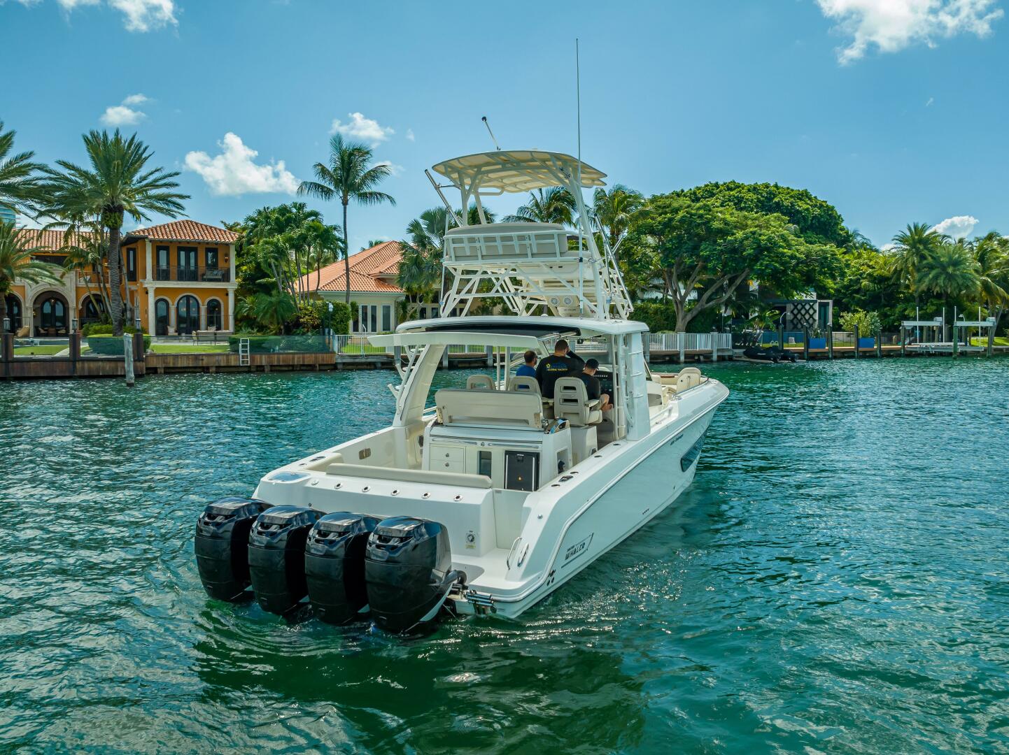 2016 Boston Whaler - Image 7