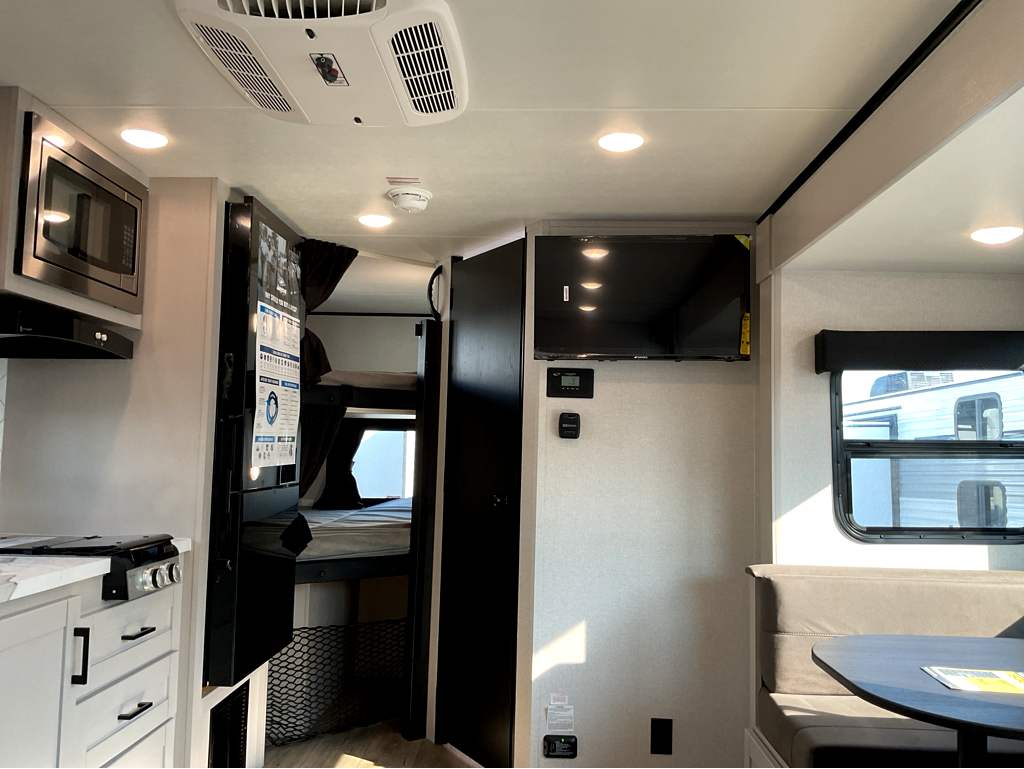 2026 JAYCO Jay Feather 19 MBS - Image 7