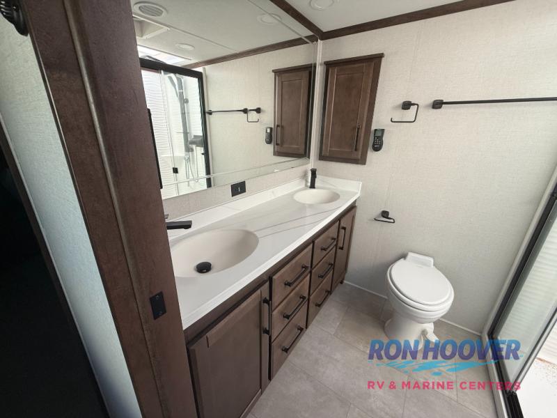 2025 FOREST RIVER 421FK - Image 160