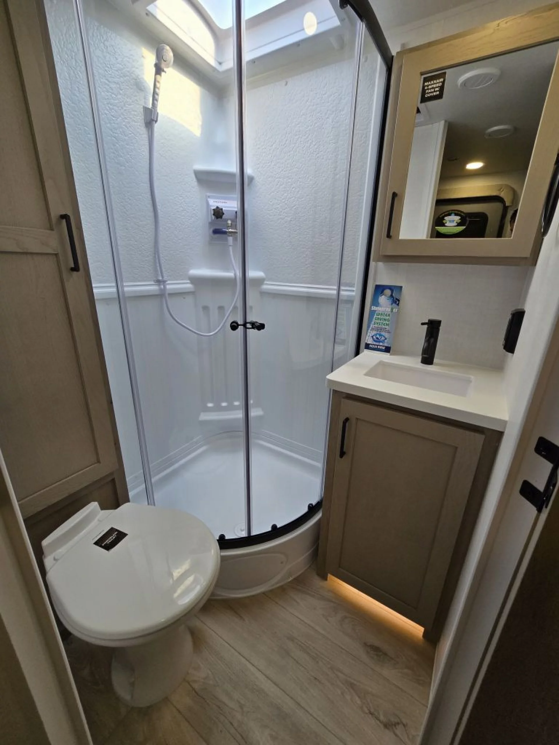2026 FOREST RIVER ROCKWOOD MINI LITE 2109S - Image 16