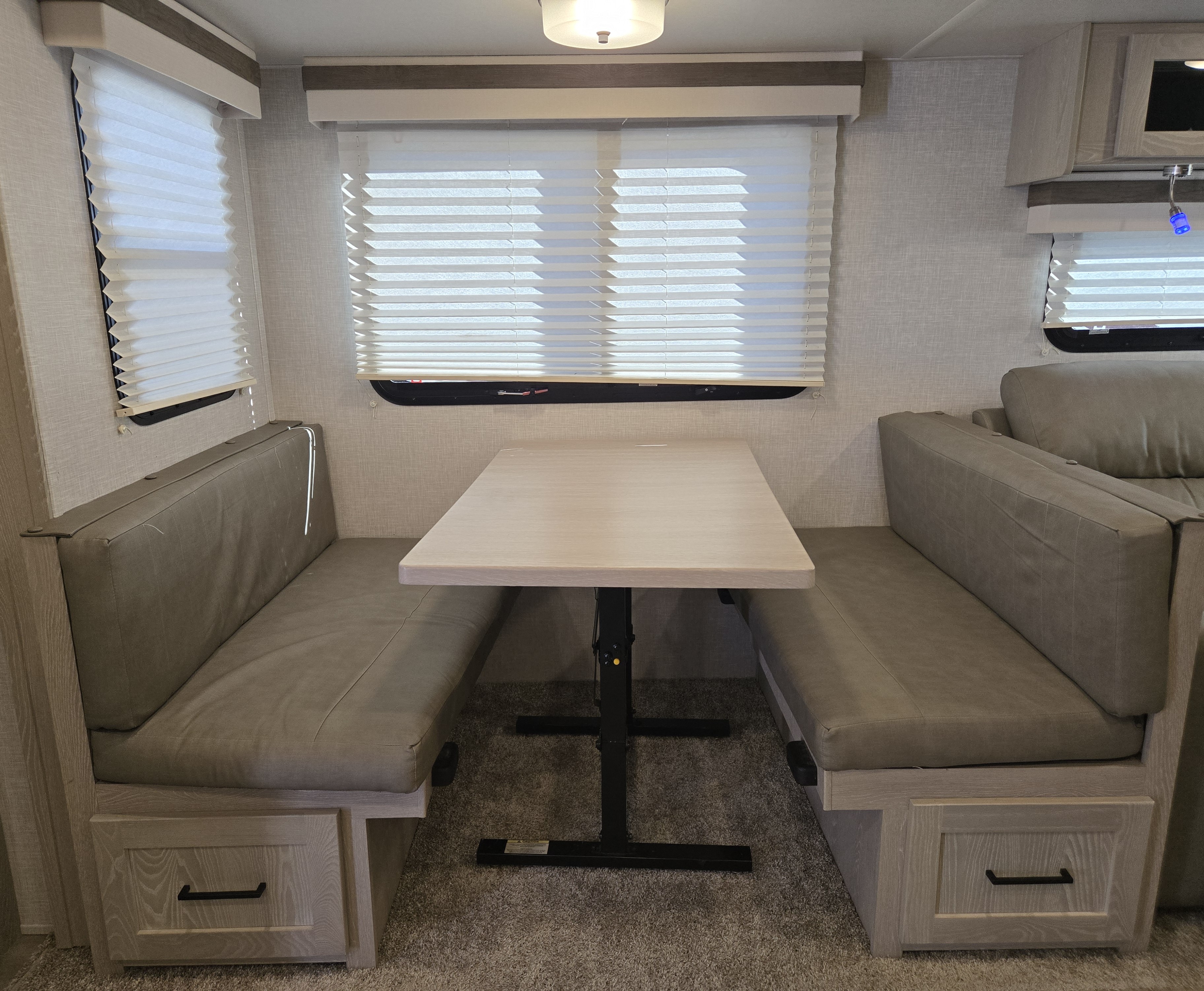 2022 Forest River Rockwood Roo 235S - Image 10