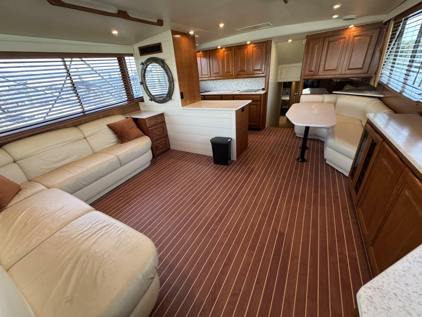 1995 Viking 58 Convertible - Image 11