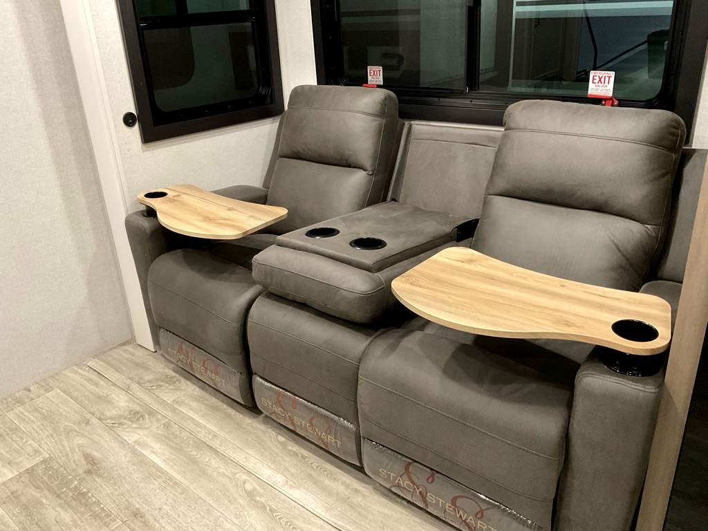 2026 JAYCO Eagle 265 FKDS HT - Image 8