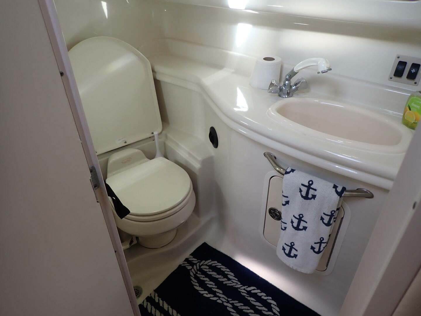 2006 Sea Ray 340 Sundancer - Image 25