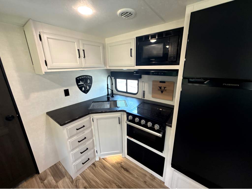 2024 VENTURE RV STRATUS 261VRB - Image 16